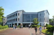 日本大阪免费的高中和大学
